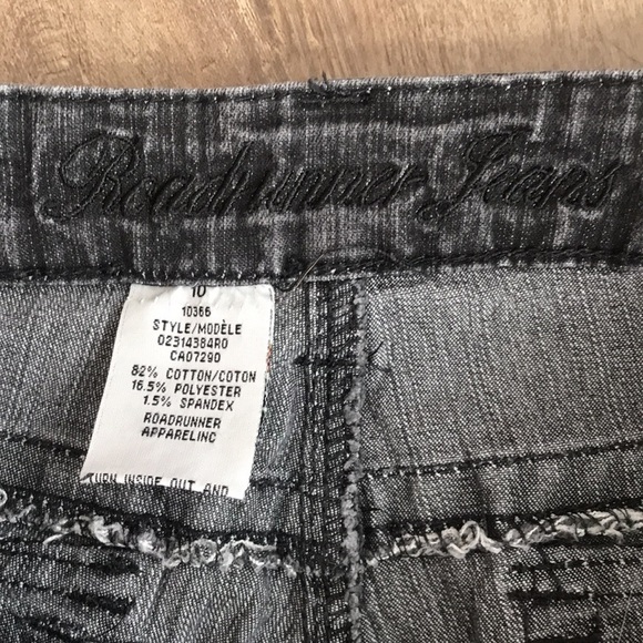 4/$25 Roadrunner Cropped jeans black wash with studs - Picture 7 of 14